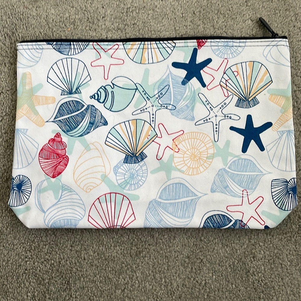 Thirty One Zipper Pouch